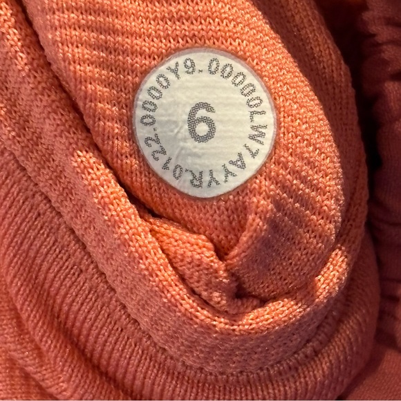 Lululemon Hotty Hot High-Rise Lined Short 2.5"
Raspberry Cream - Picture 6 of 6